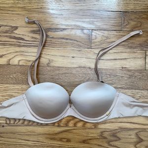 Victoria’s Secret strapless bra 34A